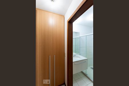 Armário - Banheiro de apartamento para alugar com 1 quarto, 53m² em Charitas, Niterói