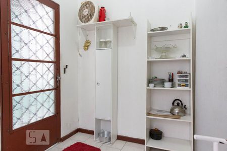Cozinha de casa para alugar com 2 quartos, 96m² em Navegantes, Porto Alegre