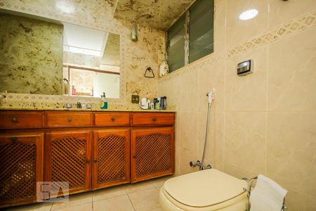 Apartamento para alugar com 160m², 4 quartos e 1 vaga Apartamento para alugar com 160m², 4 quartos e 1 vagaBanheiro Social