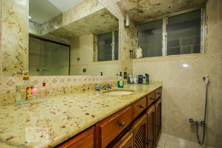 Apartamento para alugar com 160m², 4 quartos e 1 vaga Apartamento para alugar com 160m², 4 quartos e 1 vagaBanheiro Social