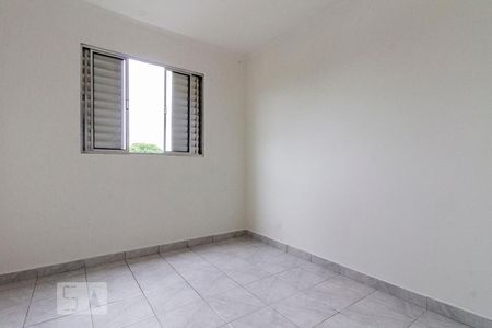 Quarto 2 de apartamento para alugar com 2 quartos, 56m² em Conjunto Residencial José Bonifácio, São Paulo