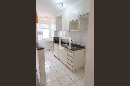 Sala/Cozinha de apartamento à venda com 2 quartos, 50m² em Vila Satúrnia, Campinas