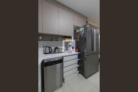 Sala/Cozinha de casa de condomínio à venda com 2 quartos, 72m² em Vila Araguaia, São Paulo