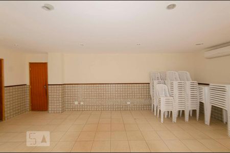 Apartamento à venda com 120m², 4 quartos e 2 vagasÁrea comum - Salão de festas