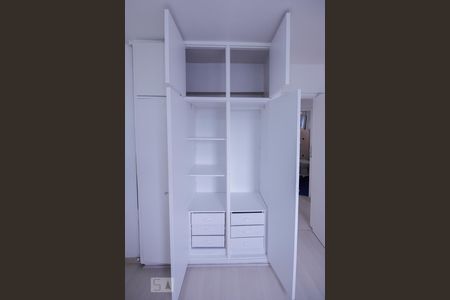 Apartamento para alugar com 85m², 2 quartos e 1 vaga Apartamento para alugar com 85m², 2 quartos e 1 vagaQuarto