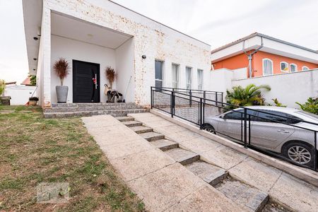 Casa para alugar com 180m², 3 quartos e 2 vagas Casa para alugar com 180m², 3 quartos e 2 vagasQuintal da Frente - Garagem