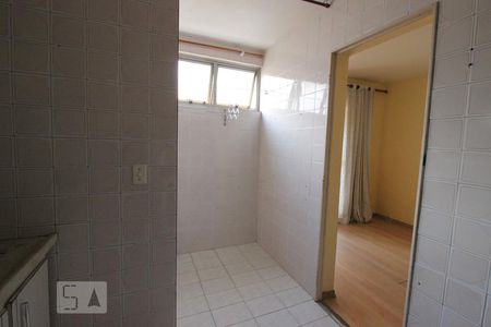 Cozinha de apartamento para alugar com 2 quartos, 57m² em Parque Monteiro Soares, São Paulo