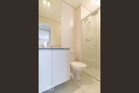 Banheiro de apartamento à venda com 1 quarto, 50m² em Empresarial 18 do Forte, Barueri