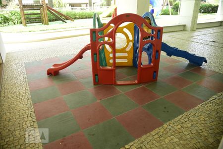 Apartamento para alugar com 119m², 3 quartos e 2 vagasÁrea Comum - Playground