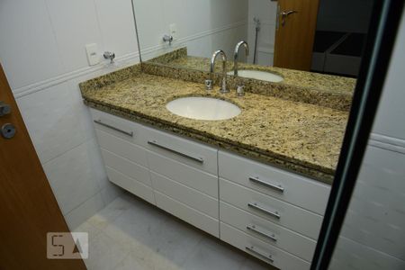 Apartamento para alugar com 119m², 3 quartos e 2 vagasBanheiro do Quarto 3