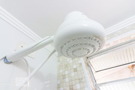 Chuveiro  de casa à venda com 3 quartos, 150m² em Jardim das Flores, Osasco