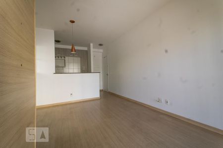 Sala de apartamento à venda com 3 quartos, 78m² em Jardim Tupanci, Barueri