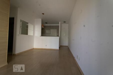 Sala de apartamento à venda com 3 quartos, 78m² em Jardim Tupanci, Barueri