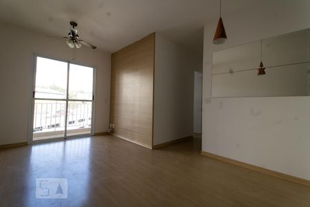 Sala de apartamento à venda com 3 quartos, 78m² em Jardim Tupanci, Barueri