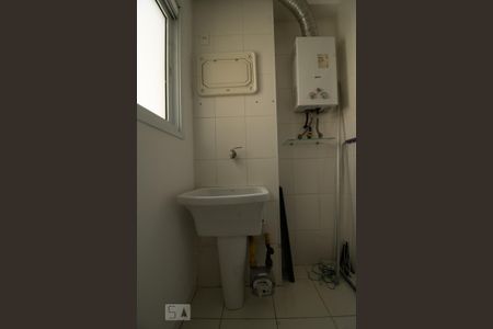 Apartamento à venda com 78m², 3 quartos e 2 vagas Apartamento à venda com 78m², 3 quartos e 2 vagasCozinha e Área de Serviço
