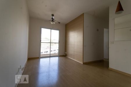 Sala de apartamento à venda com 3 quartos, 78m² em Jardim Tupanci, Barueri