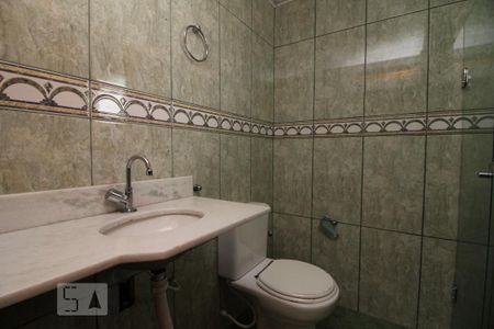 Banheiro de apartamento para alugar com 2 quartos, 85m² em Sarandi, Porto Alegre