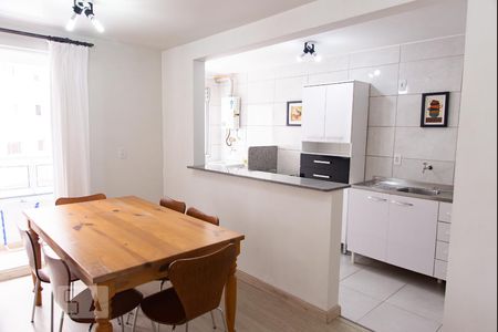 Sala de Jantar e Cozinha de apartamento para alugar com 2 quartos, 53m² em Cristo Rei, Curitiba