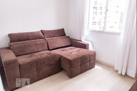 Sala/Quarto de apartamento para alugar com 2 quartos, 53m² em Cristo Rei, Curitiba