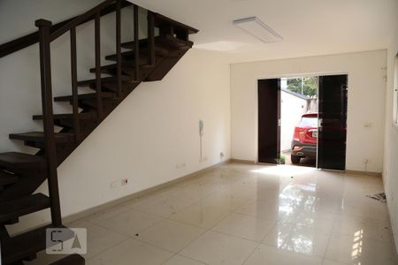 Sala de casa para alugar com 2 quartos, 120m² em Parque Santos Dumont, Taboão da Serra