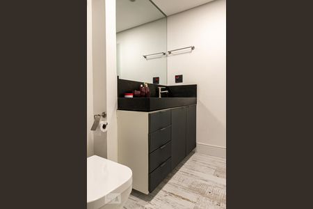 Apartamento à venda com 70m², 2 quartos e 2 vagas Apartamento à venda com 70m², 2 quartos e 2 vagasBanheiro da Suíte