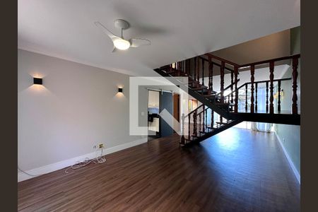 Sala de casa para alugar com 3 quartos, 191m² em Jardim Santo Amaro, São Paulo