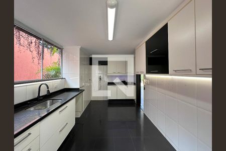 Casa para alugar com 191m², 3 quartos e 2 vagasCozinha