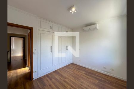 Casa para alugar com 191m², 3 quartos e 2 vagasQuarto 3