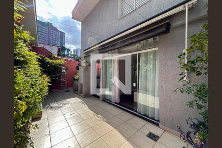 Casa para alugar com 191m², 3 quartos e 2 vagasQuintal