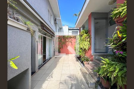 Casa para alugar com 191m², 3 quartos e 2 vagasQuintal