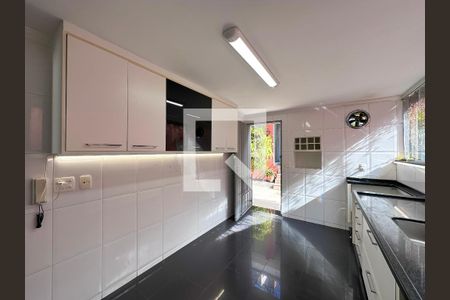 Casa para alugar com 191m², 3 quartos e 2 vagasCozinha