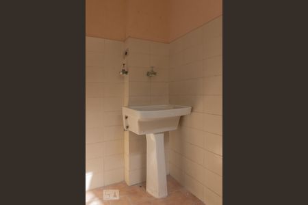 Área de serviço de casa para alugar com 2 quartos, 100m² em Jardim da Glória, São Paulo