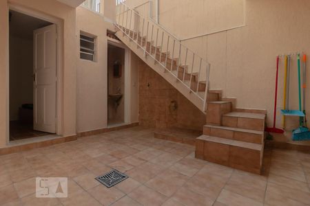 Área de serviço de casa para alugar com 2 quartos, 100m² em Jardim da Glória, São Paulo