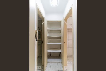 Apartamento para alugar com 40m², 1 quarto e 1 vagaCorredor - Armário