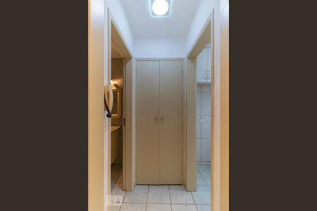 Corredor - Armário de apartamento para alugar com 1 quarto, 40m² em Bela Vista, São Paulo