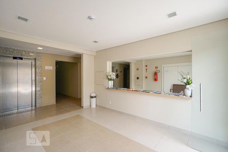 Studio à venda com 28m², 1 quarto e sem vaga Studio à venda com 28m², 1 quarto e sem vagaHall social