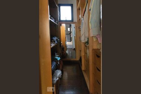 Apartamento à venda com 115m², 3 quartos e 2 vagasCloset da Suite