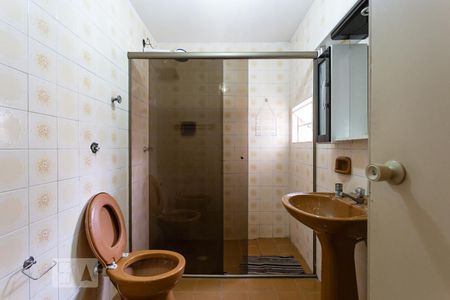 Casa à venda com 136m², 3 quartos e 4 vagas Casa à venda com 136m², 3 quartos e 4 vagasBanheiro Social