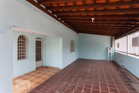 Casa à venda com 136m², 3 quartos e 4 vagas Casa à venda com 136m², 3 quartos e 4 vagasGaragem