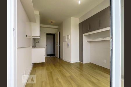 Studio para alugar com 24m², 1 quarto e sem vaga Studio para alugar com 24m², 1 quarto e sem vagaCozinha/quarto da Sacada