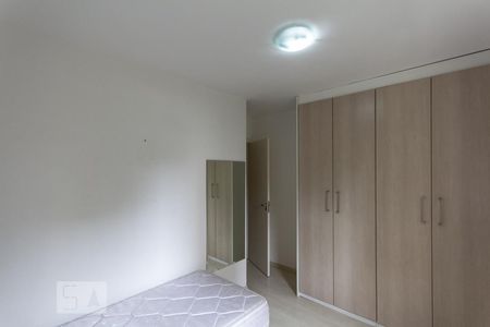 Quarto de apartamento para alugar com 2 quartos, 68m² em Parque Reboucas, São Paulo