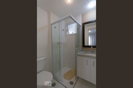 Banheiro de apartamento para alugar com 2 quartos, 68m² em Parque Reboucas, São Paulo