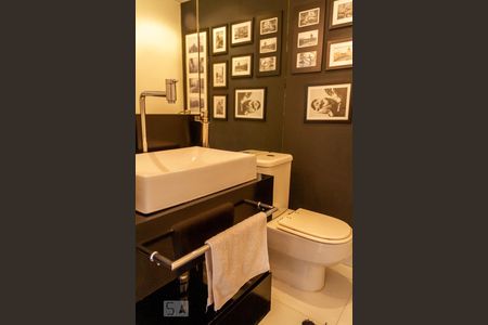 Apartamento à venda com 140m², 2 quartos e 4 vagasLavabo