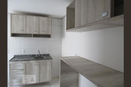 Cozinha de apartamento para alugar com 3 quartos, 69m² em Passo da Areia, Porto Alegre