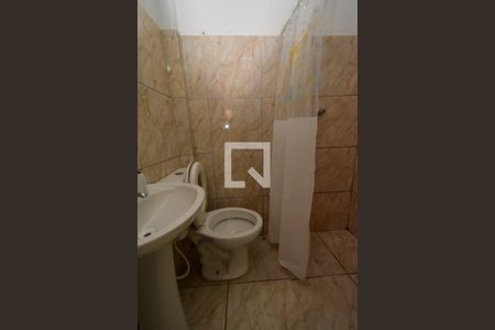 Banheiro de casa para alugar com 1 quarto, 25m² em Jardim Bom Clima, Guarulhos