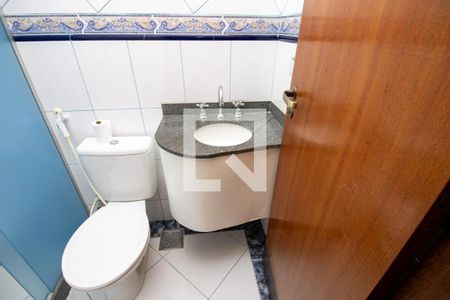 Apartamento à venda com 180m², 3 quartos e 2 vagas Apartamento à venda com 180m², 3 quartos e 2 vagasBanheiro social
