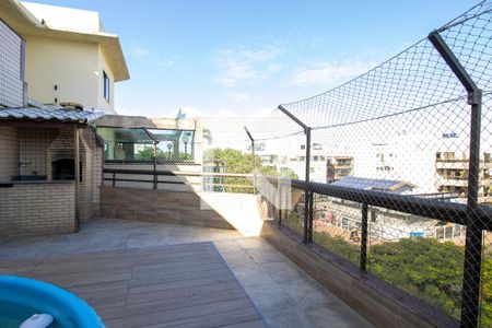 Apartamento à venda com 180m², 3 quartos e 2 vagas Apartamento à venda com 180m², 3 quartos e 2 vagasCobertura