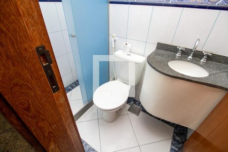 Apartamento à venda com 180m², 3 quartos e 2 vagas Apartamento à venda com 180m², 3 quartos e 2 vagasBanheiro social