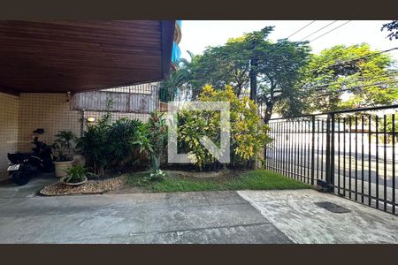 Apartamento à venda com 180m², 3 quartos e 2 vagas Apartamento à venda com 180m², 3 quartos e 2 vagasÁrea externa