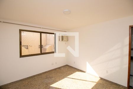 Apartamento à venda com 180m², 3 quartos e 2 vagas Apartamento à venda com 180m², 3 quartos e 2 vagasQuarto 2